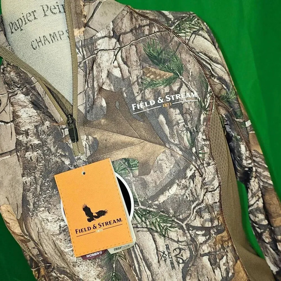 NWT Field & Stream Womens Realtree Camouflage Camo 1/2 Zip Tech Pullover Medium - Picture 3 of 5